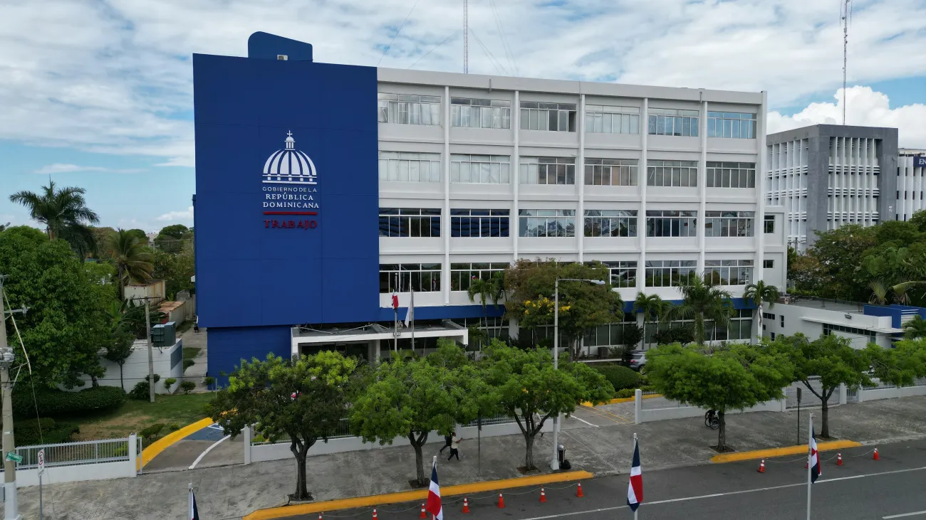 Ministerio de Trabajo prepara regulación para trabajadores haitianos