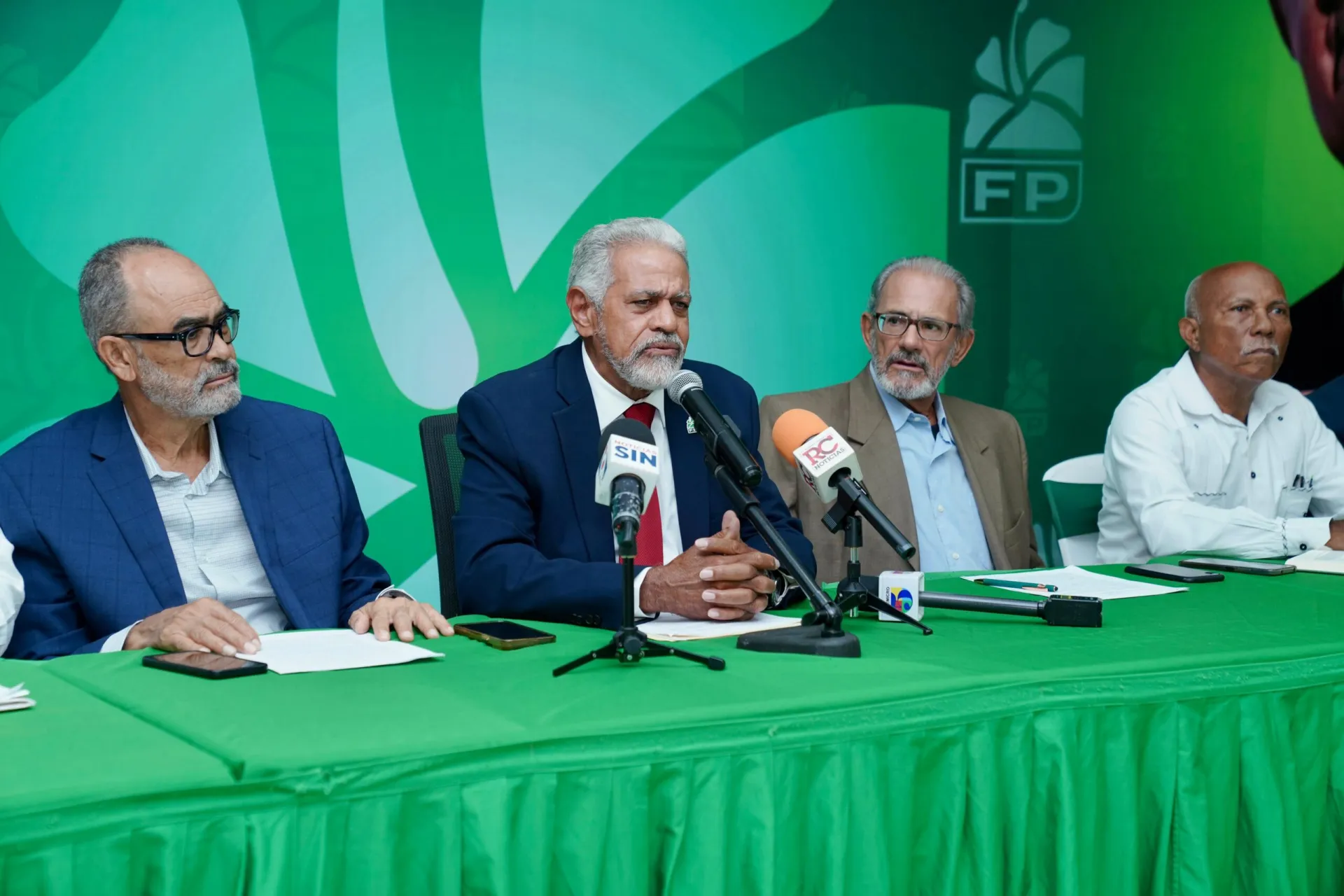 Fuerza del Pueblo deplora fusión del IAD con Agricultura