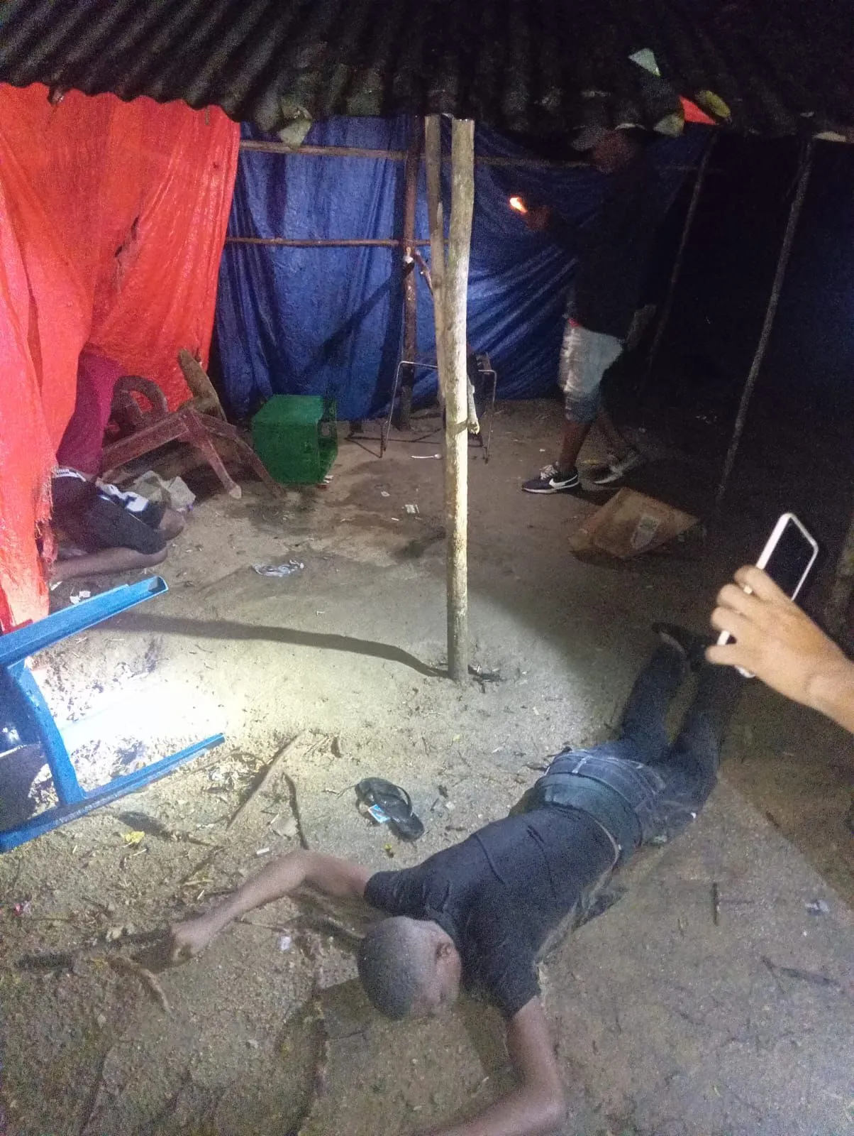 Enfrentamiento en presunto punto de droga deja cinco muertos y dos heridos en Loma de Cabrera