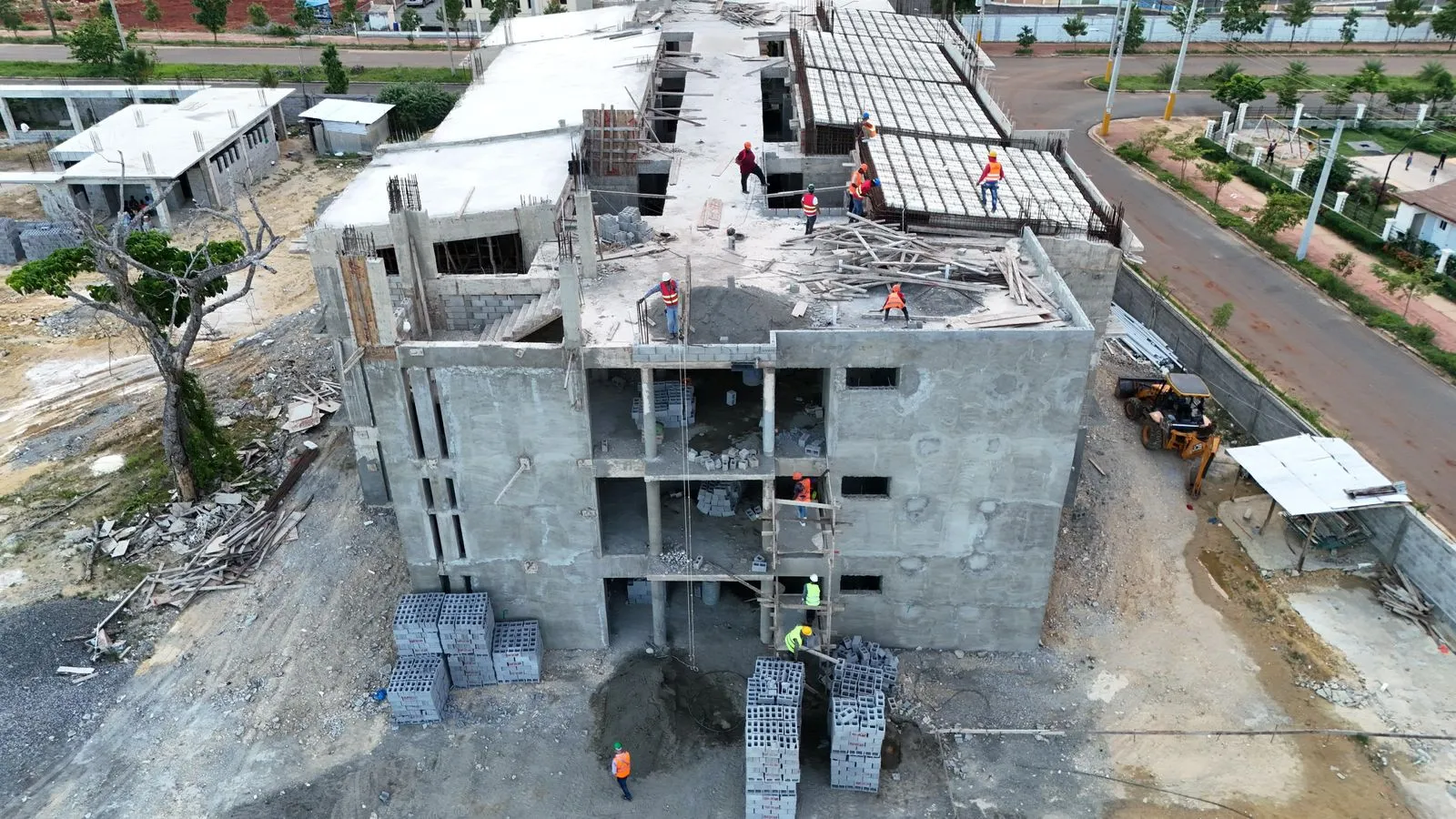 Director de Infraestructura Escolar dice entregarán más de 290 aulas en los próximos días