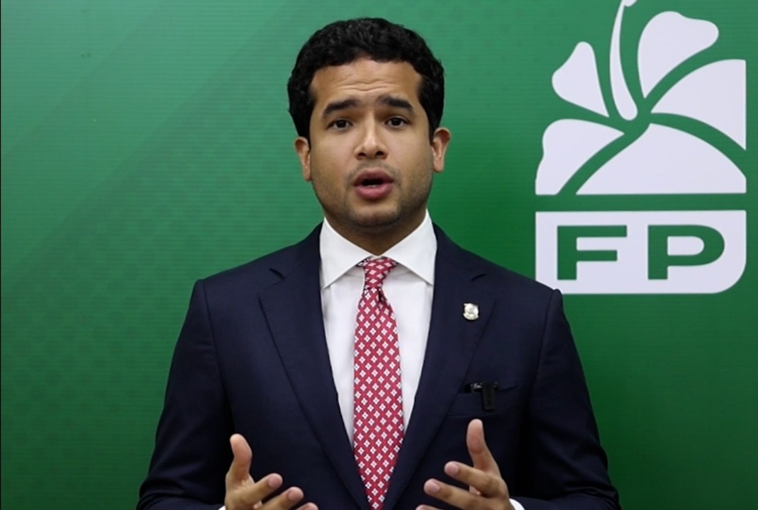 Senador propone inhabilitar de por vida para cargos públicos a los funcionarios que trafiquen migrantes