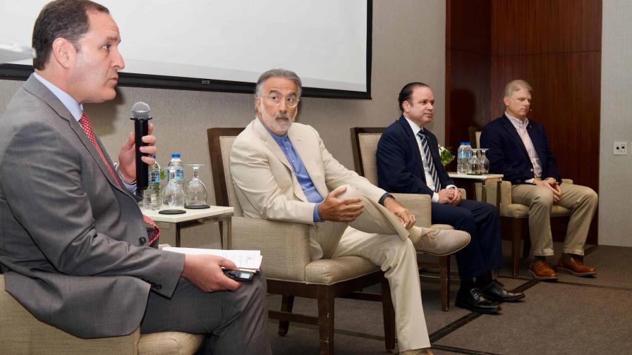 La informalidad no cede y complica la competencia formal en República Dominicana