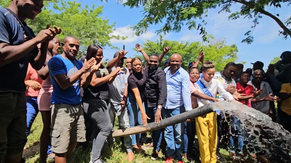 Tras un año de espera, queda reinaugurado acueducto en La Meseta de Elías Piña