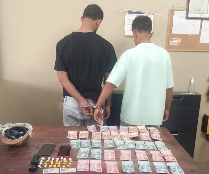 Policía ocupa dinero, drogas y celulares en Constanza