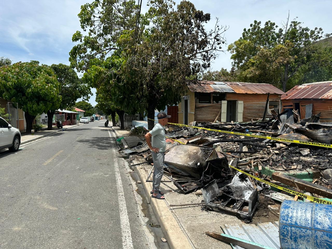 Incendio reduce a cenizas Casa-Colmado en Bohechío
