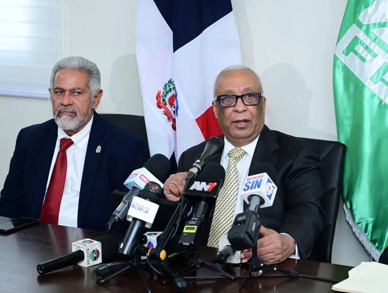 Daniel Toribio denuncia poca transparencia en alza de combustibles