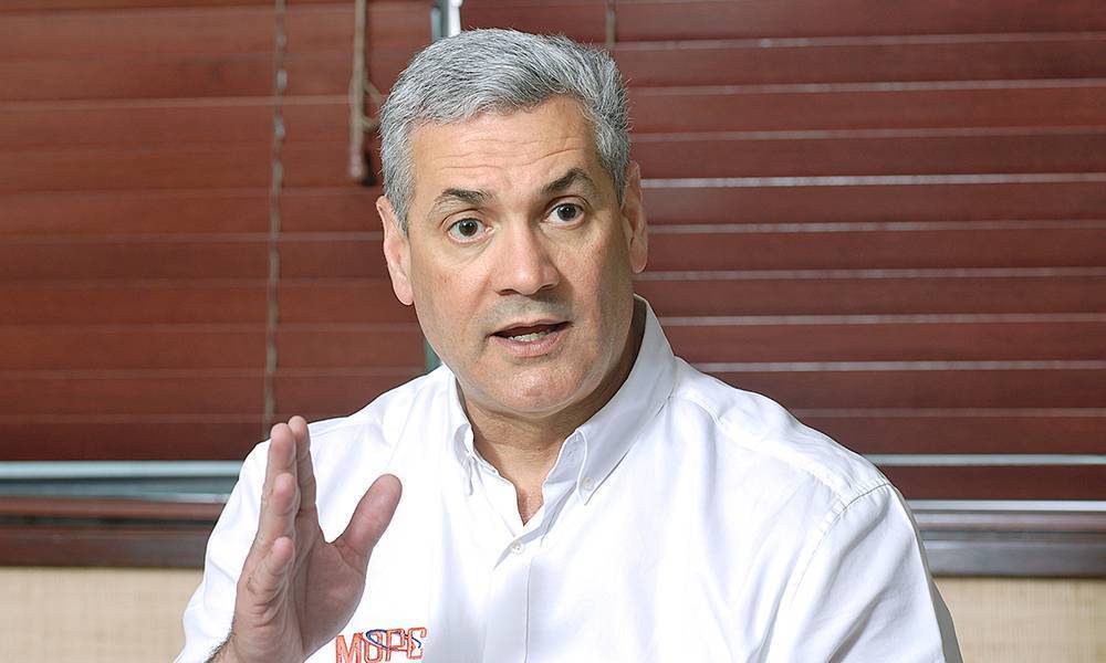 Gonzalo Castillo reaparece en el escenario político