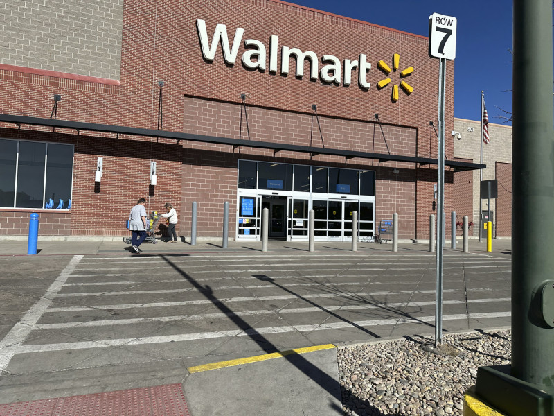 Al menos once heridos en un apuñalamiento masivo en un Walmart en Míchigan (EE.UU.)