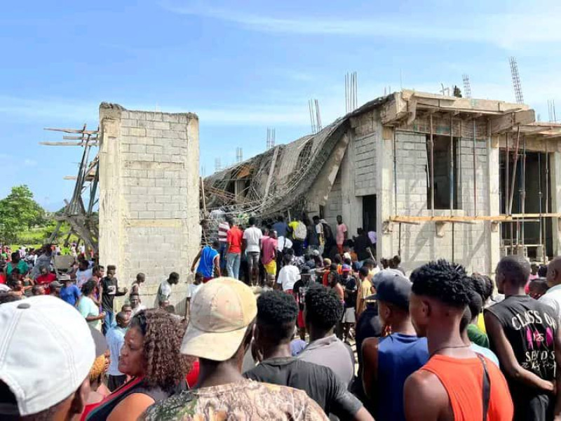 Desplome de techo en construcción en Juana Méndez dejó dos muertos y dos heridos