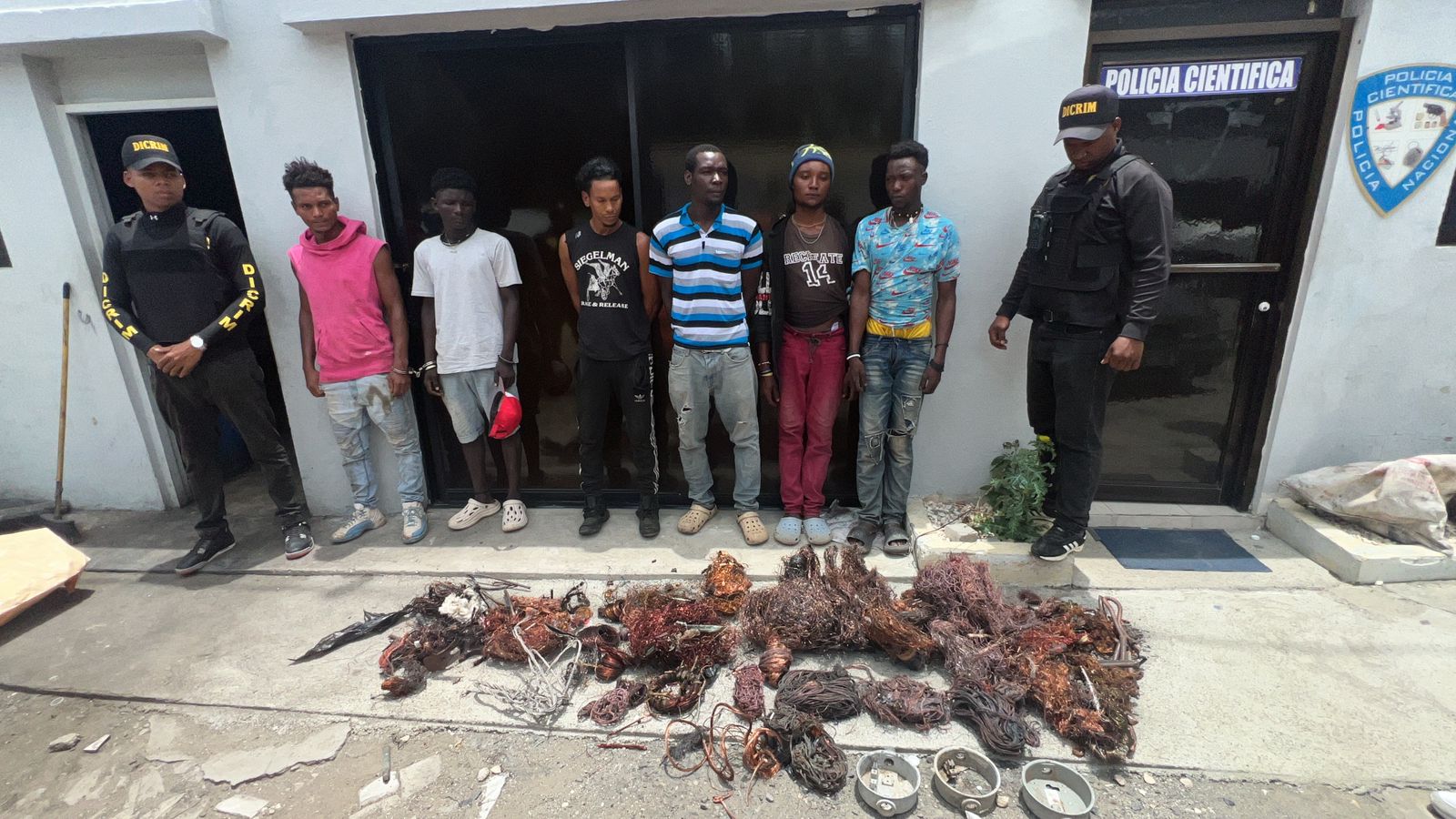 Ministerio Público y Policía Nacional realizan allanamientos en metaleras de San Juan y ocupan gran cantidad de cobre