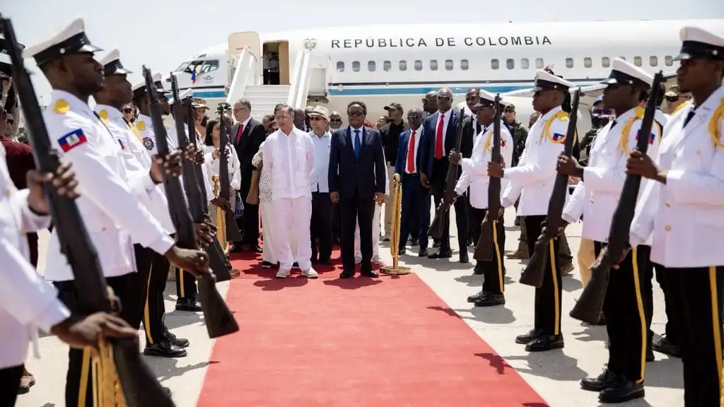 El presidente de Colombia llega a Haití en su segunda visita oficial este año