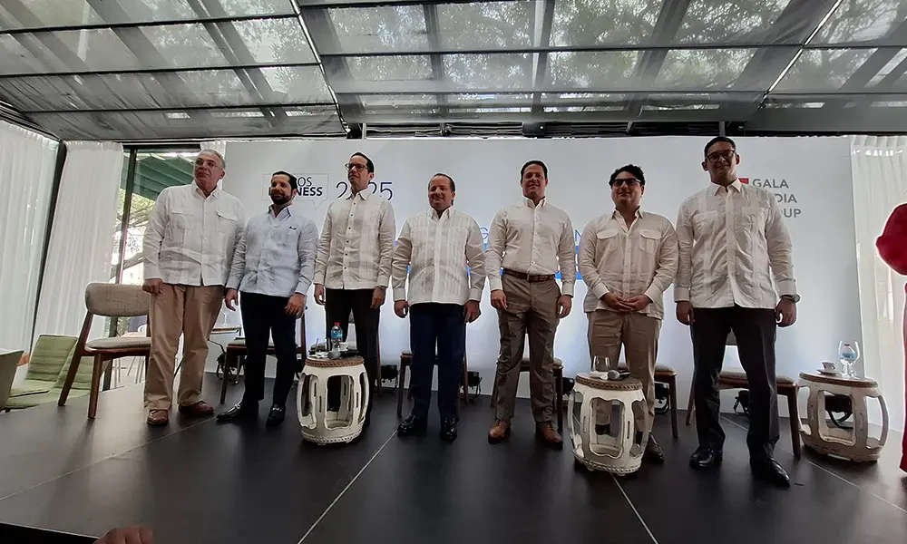 Funcionarios del gobierno  dan fechas de entrega de varias obras.