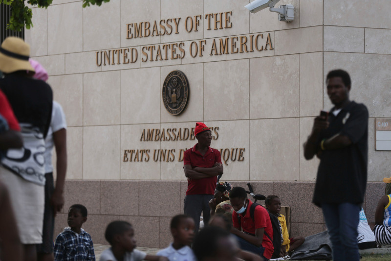 Embajada de Estados Unidos en Haití cierra, por tiroteos