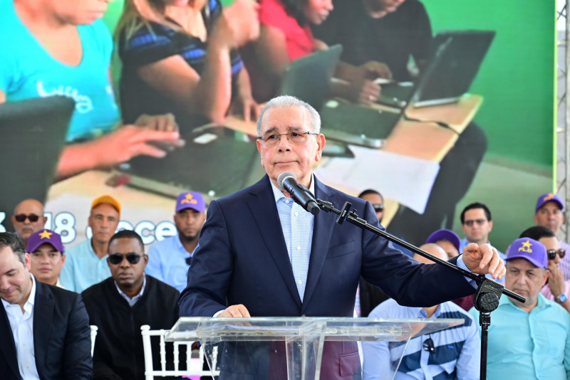 Danilo Medina: lamentable que 11,000 aulas, prácticamente (listas), no se hayan terminado