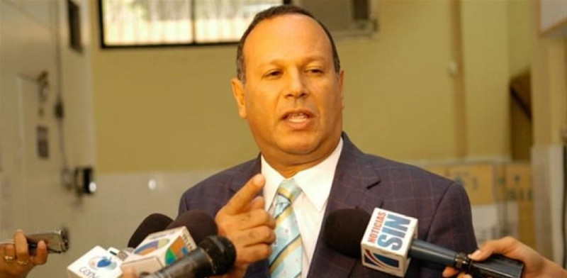 Exdirector del SNS destaca casos de deshumanización en salud