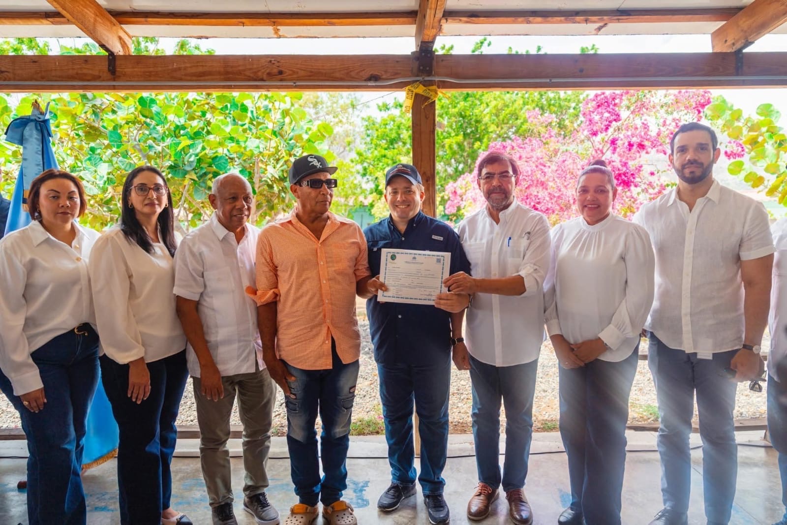 Gobierno entrega a través del INDRHI RD$ 46 millones y Títulos de Propiedad a parceleros Presa Monte Grande