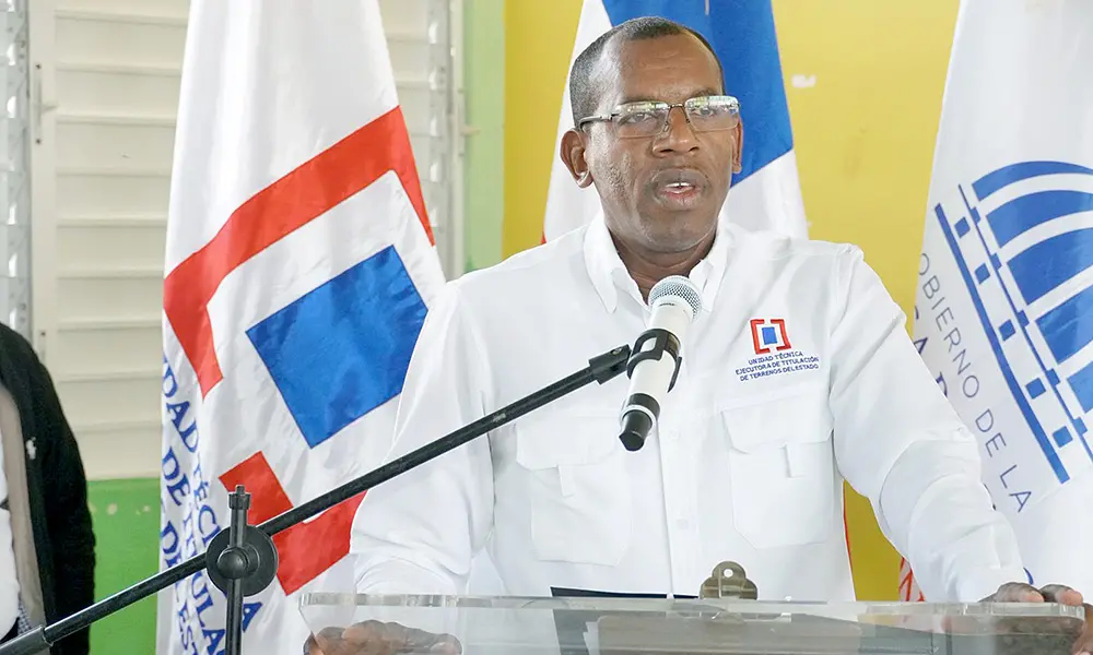 Gobierno anuncia entregará títulos a 400,000 familias