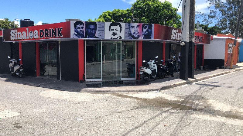 “Drink Sinaloa” en Baní desata alarma por exaltar figuras de capos de las drogas