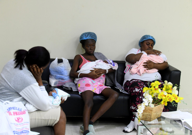 Hospitales registran 4,856 partos menos en madres haitianas este año