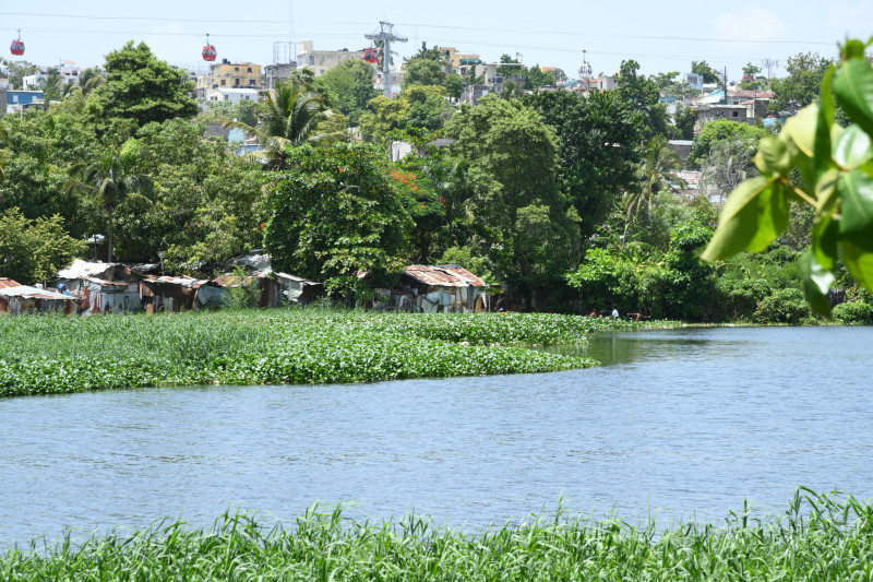 Familias en riberas del río Ozama esperan Gobierno agilice su traslado