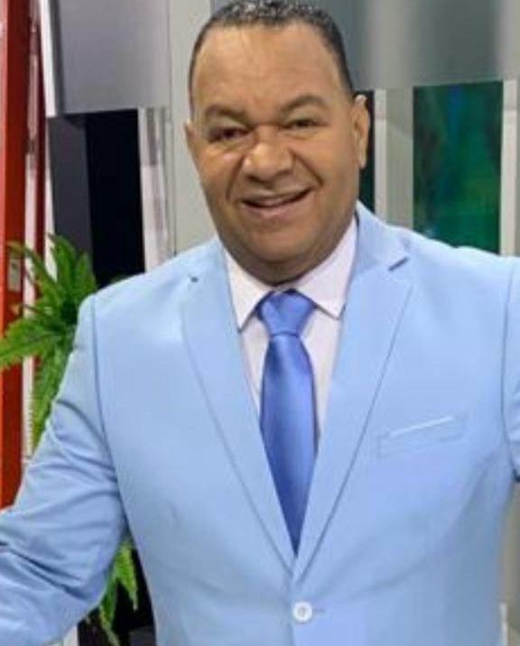“EL PRESIDENTE SE VISTE DE GALA”