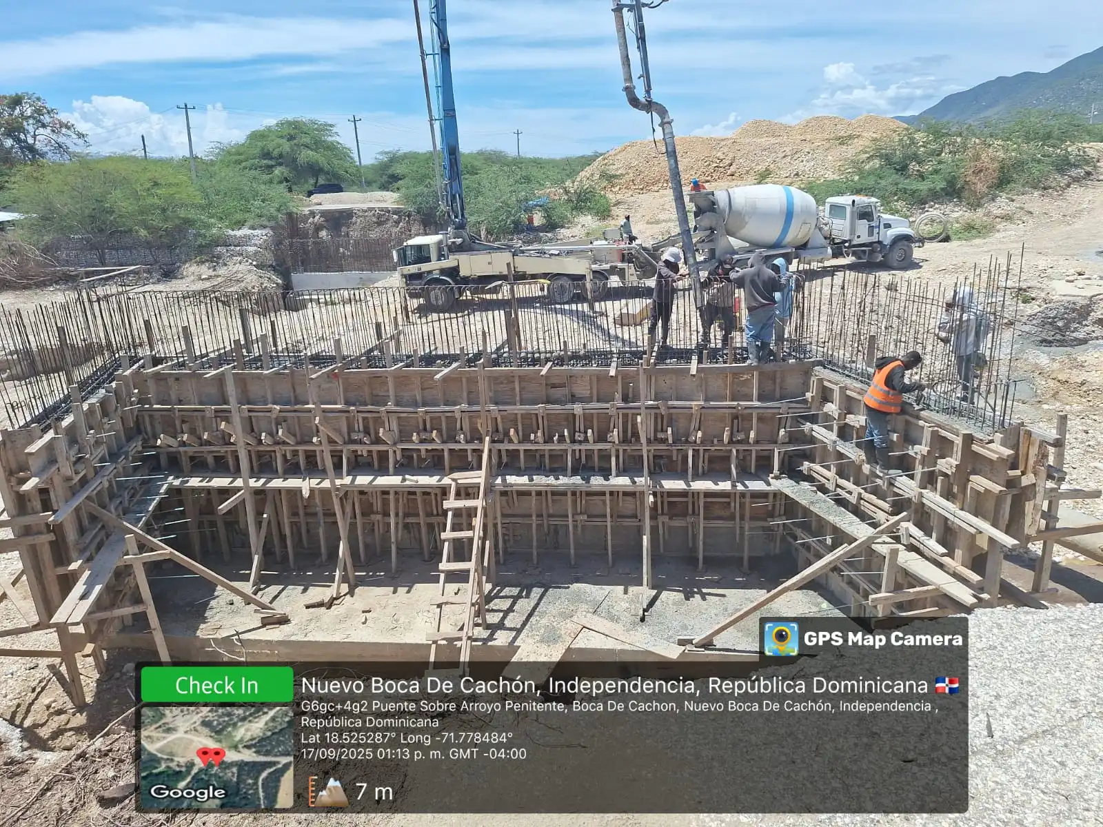 Puente entre Villa Jaragua y Jimaní está en construcción; colapso se debe a estructura provisional según el MOPC