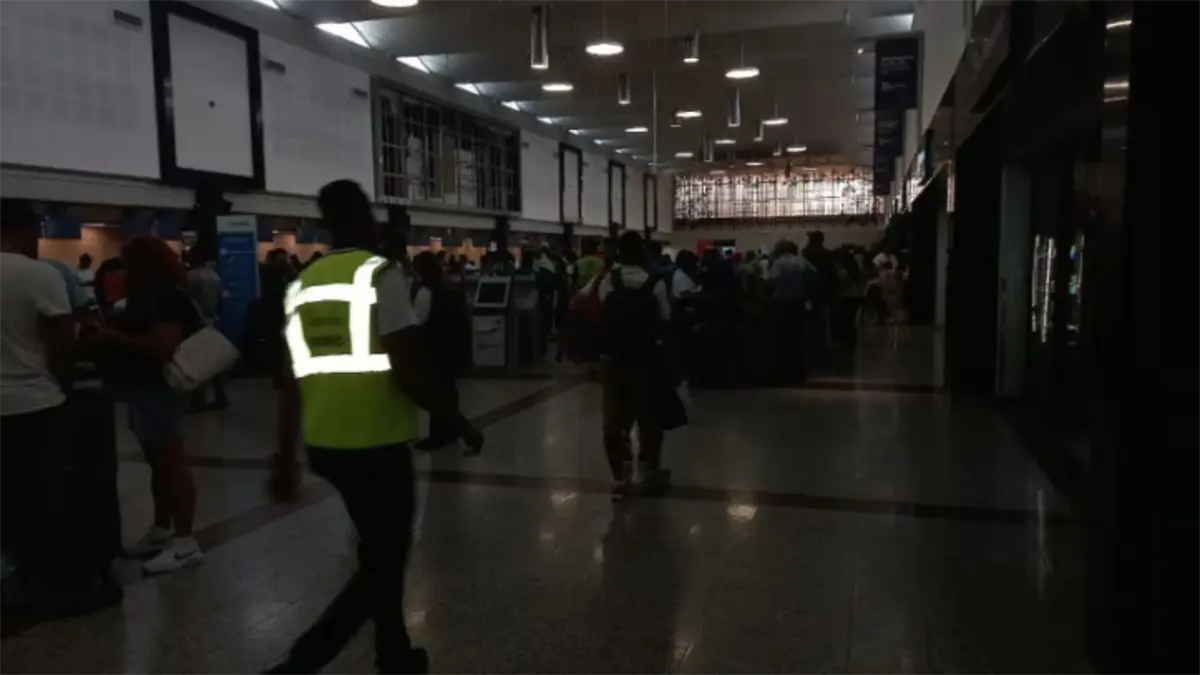 Abinader investiga apagón en AILA y advierte sanciones