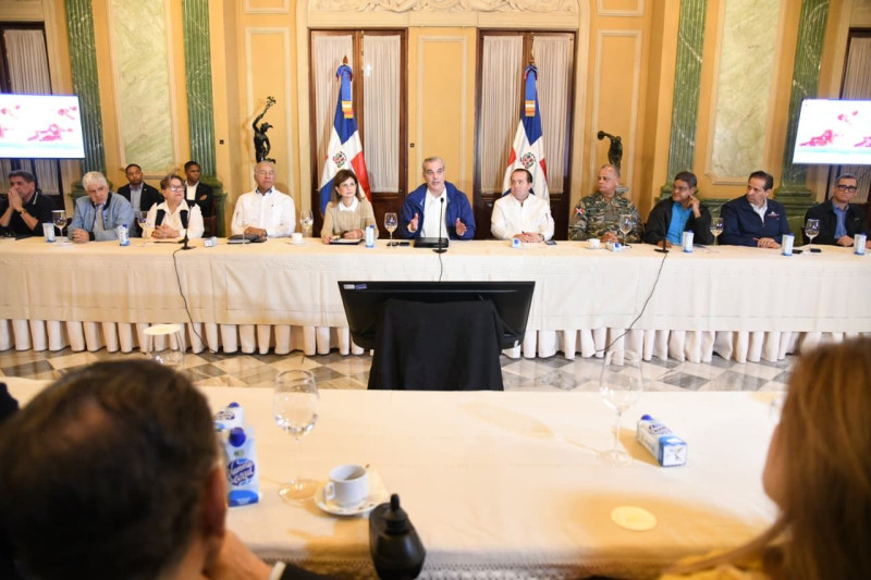 Abinader Pide a “La población permanecer en casa por un tema de seguridad” ante la tormenta Melissa