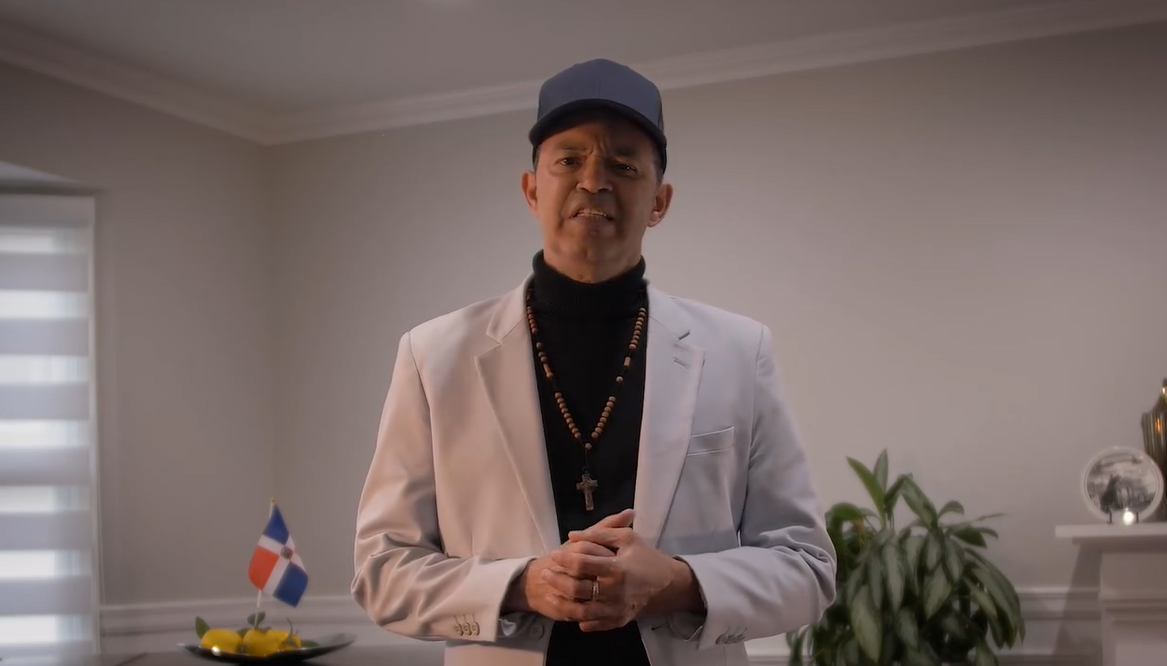 Alex Bueno revela que le extirparon un tumor con células cancerígenas