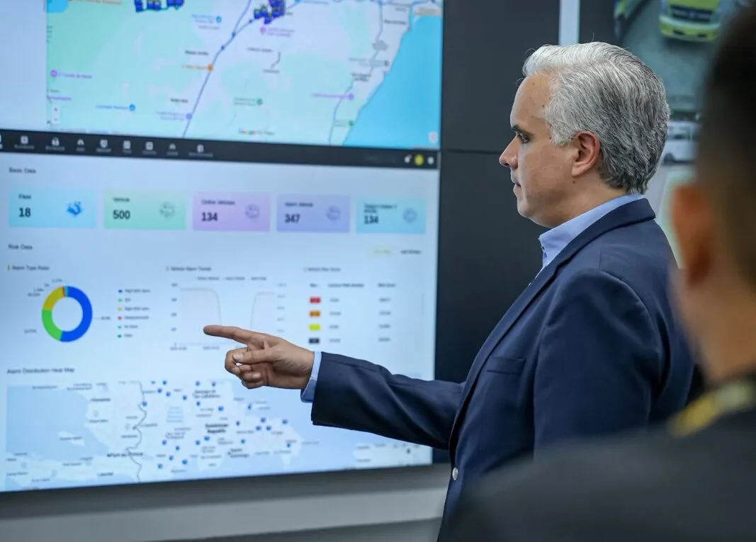 Educación pone en marcha centro de monitoreo 24/7 para el transporte escolar TRAE
