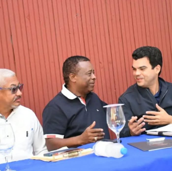 Alcalde de Comendador, en Elías Piña, llama a la población a racionalizar el uso del agua potable.
