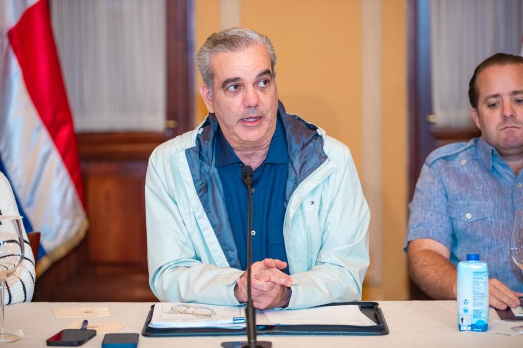 Presidente Abinader llama a la vuelta a la “normalidad” después del paso de MELISSA