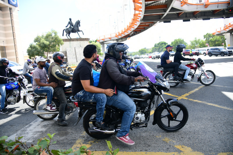 Motoconchistas a favor de regulación del Intrant para reducir muertes