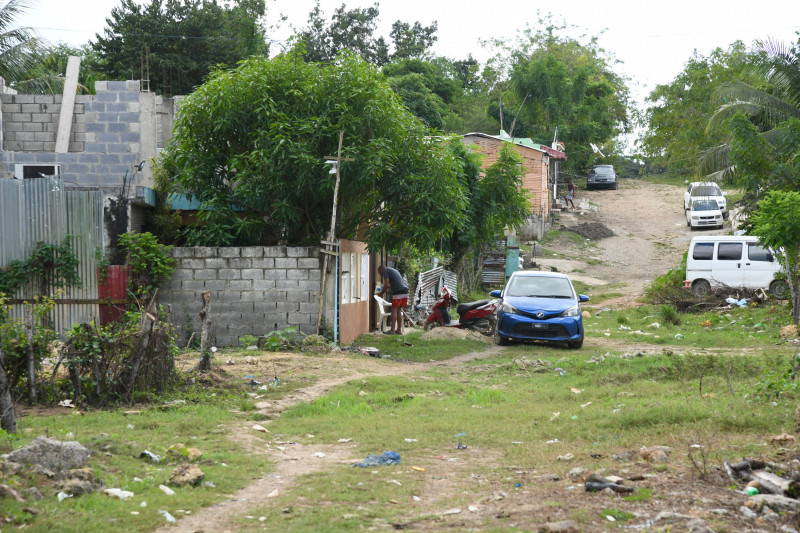 Caos en San Luis: Calles deterioradas, basura y delincuencia desbordan el sector