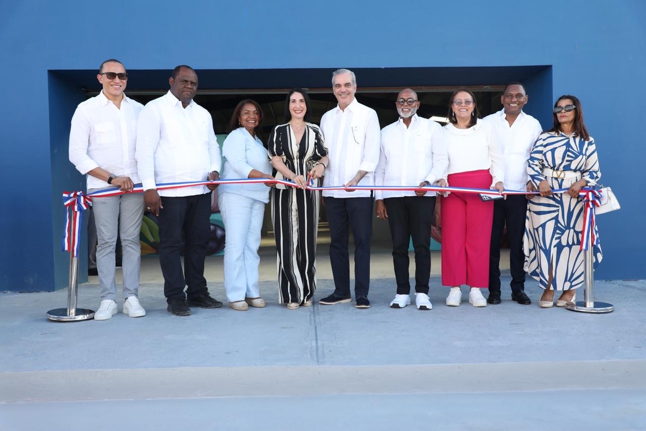 Presidente Abinader inaugura moderno Mercado Municipal en Las Matas de Farfán para dinamizar la economía local