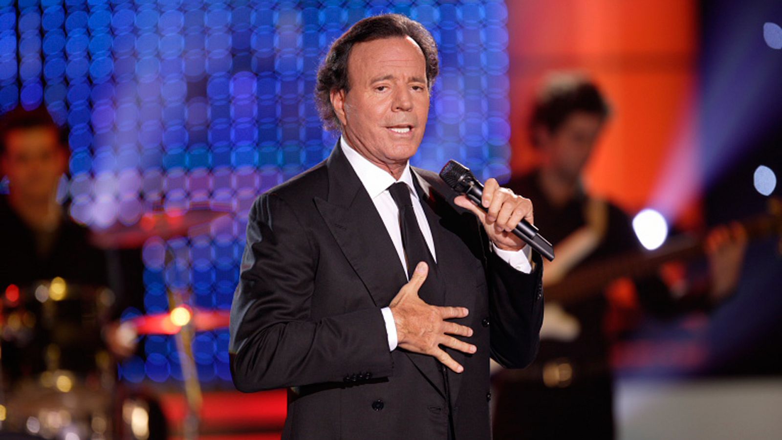 Julio Iglesias prepara su defensa: “Todo se va a aclarar”