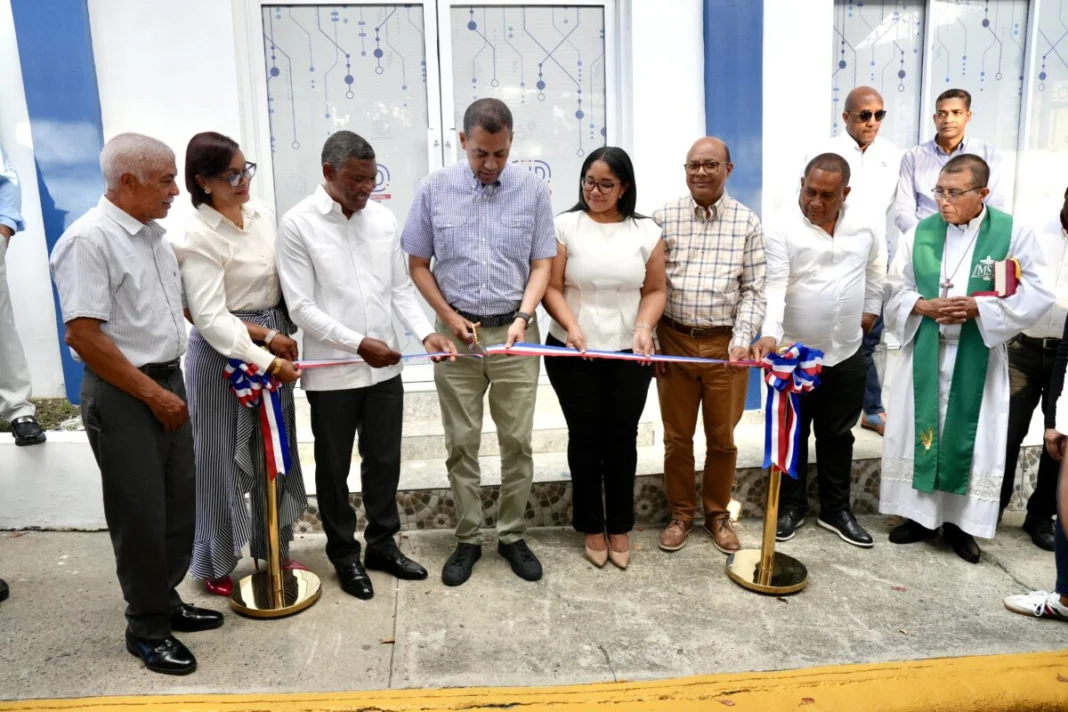 Indotel inaugura una sala digital en Hondo Valle