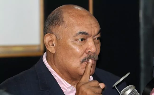 Ramón Alburquerque: el niño resiliente que aprendió inglés y francés antes que el español