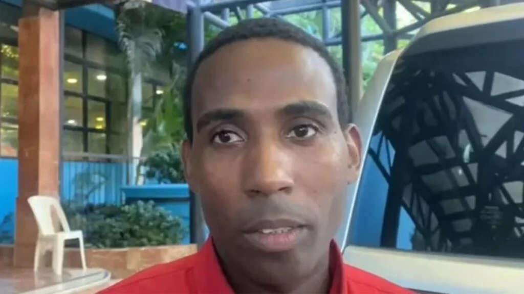 Hombre denuncia que fue agredido y encarcelado tras revelar presunta corrupción