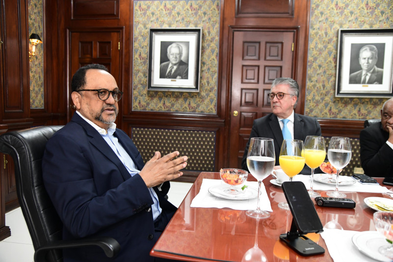 Roberto Santana revela detalles de la construcción de 26 centros penitenciarios