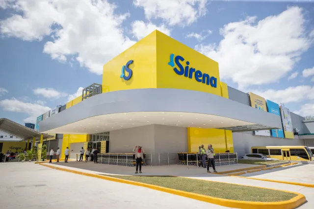 Grupo Ramos fortalece su presencia en el Sur con apertura de moderna Sirena en SJM
