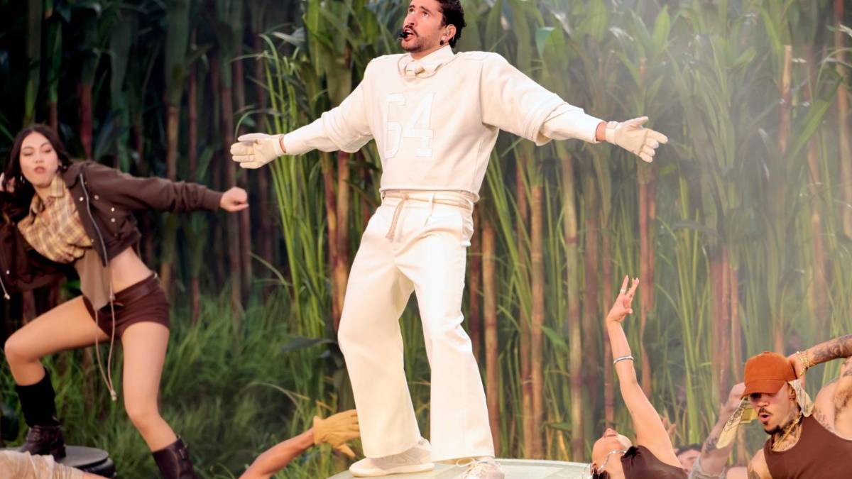 Bad Bunny monta la fiesta latina en el Super Bowl