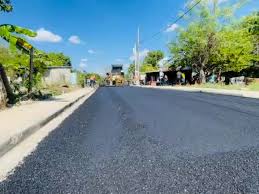 Inician asfaltado de carretera en Guayabo, Elías Piña, por primera vez en su historia