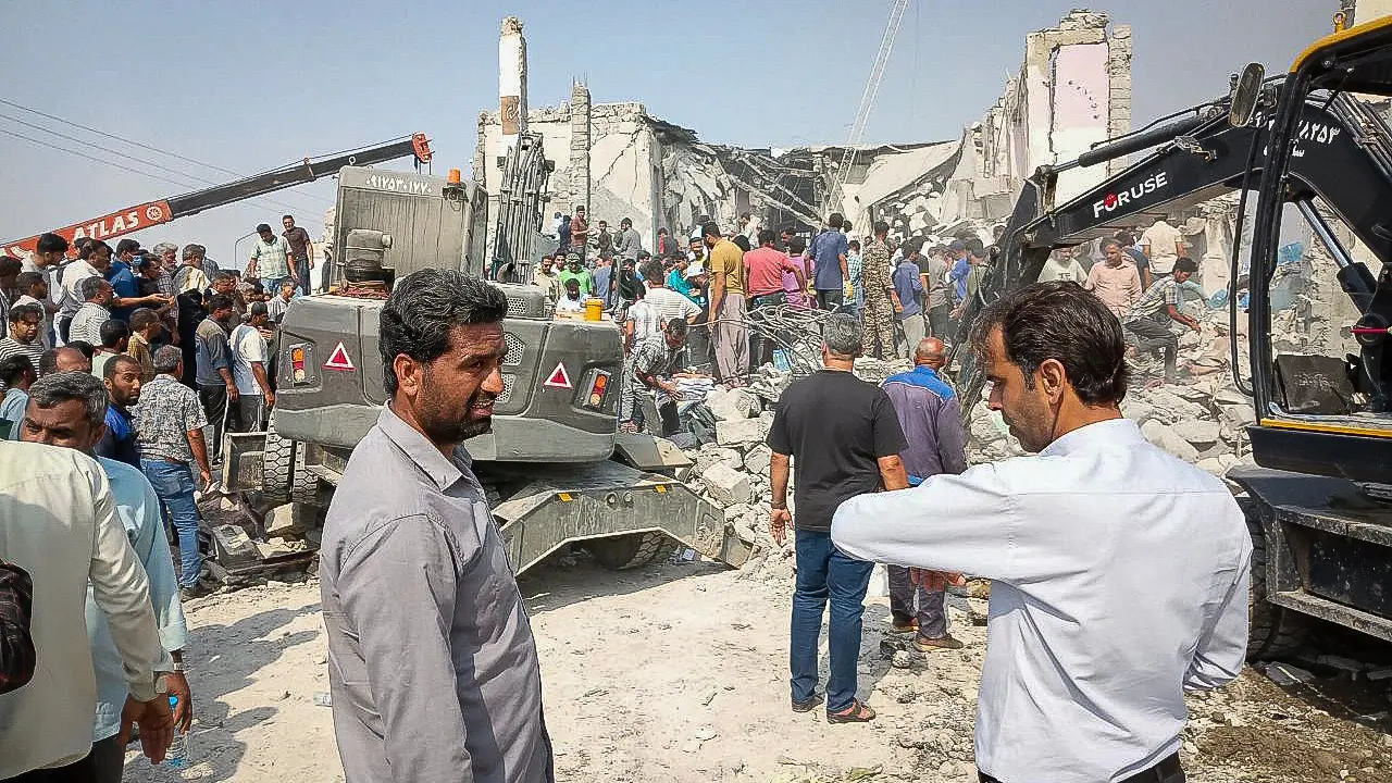 Más de 200 muertos en Irán tras bombardeos de EE. UU e Israel