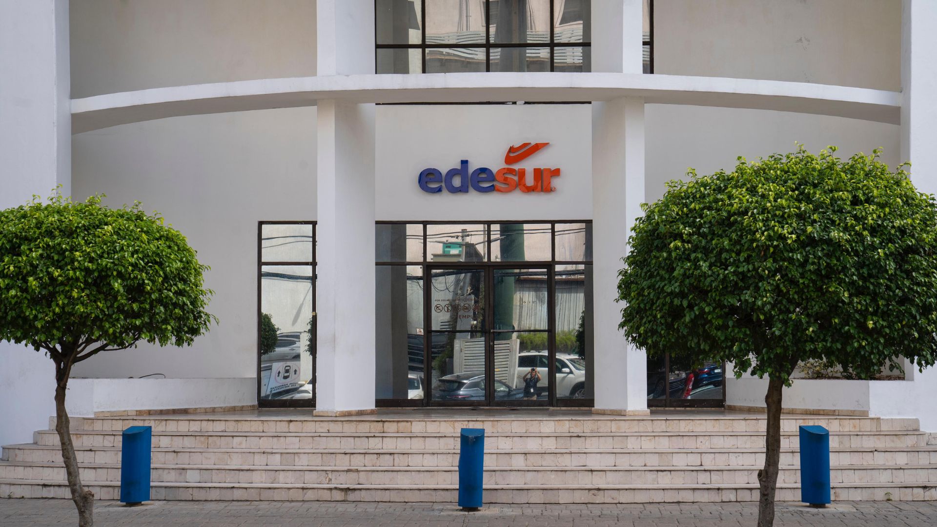 Residentes de Barahona denuncian vuelven los prolongados apagones