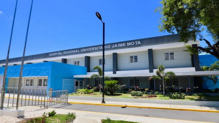 Barahona: Conato de incendio en UCI del hospital Jaime Mota provoca pánico en pacientes