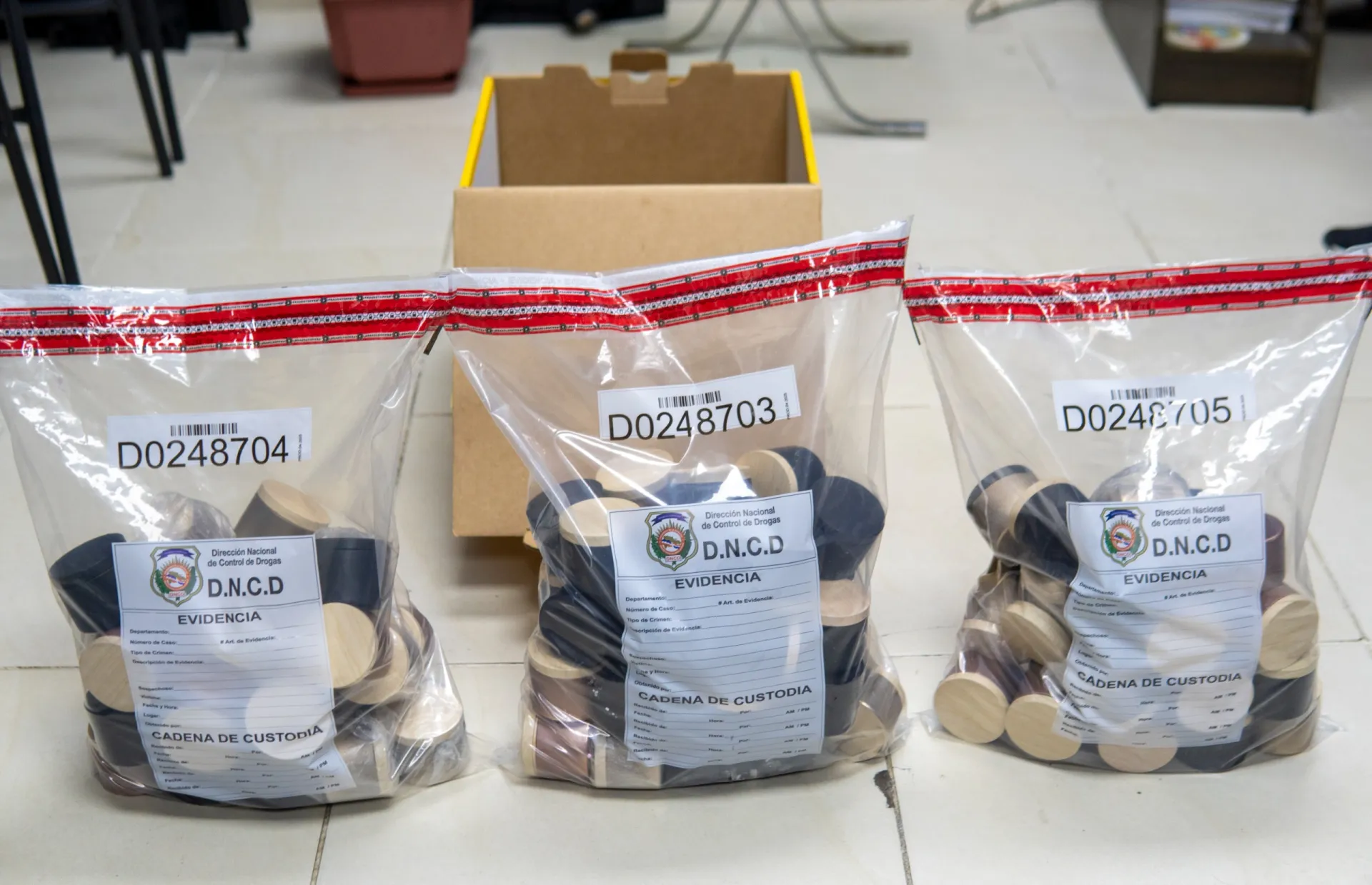 DNCD ocupa 96 velones con presunta cocaína