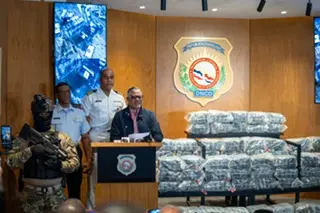 Ocupan en Baní 375 paquetes de presuntas cacaína y apresan dos hombres