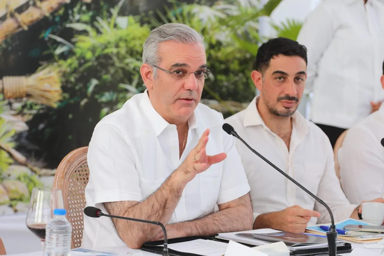 Abinader promulga ley No. 13-26 que elimina candidaturas independientes