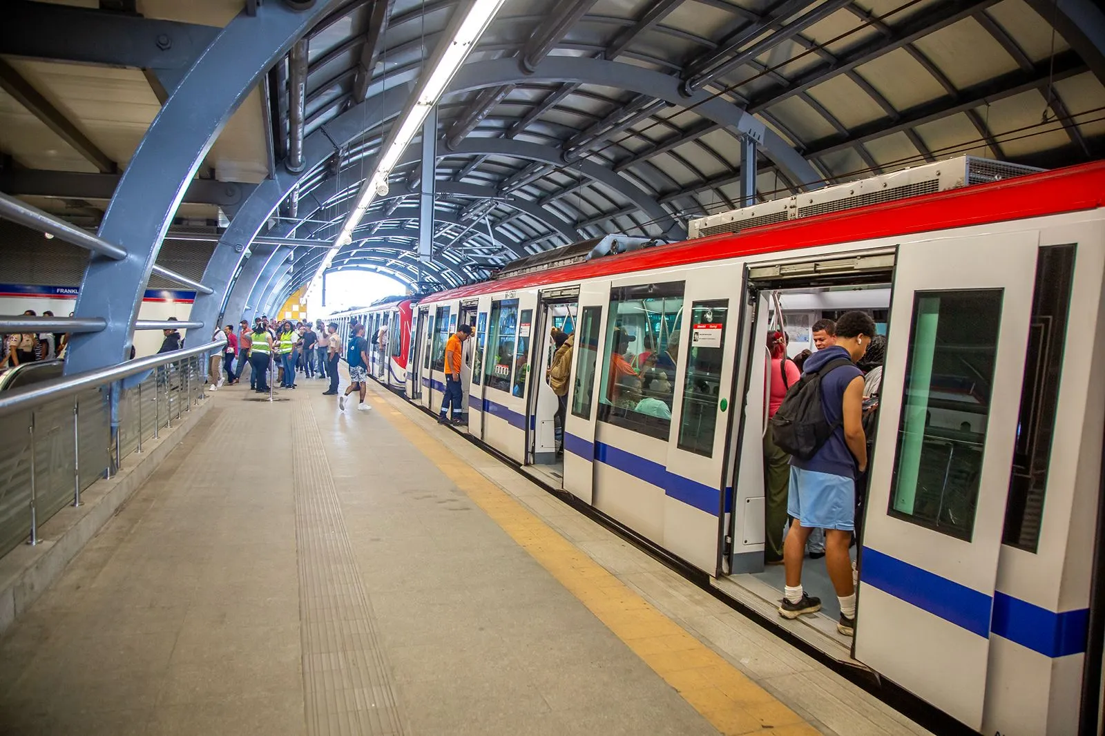 Línea 2C del Metro seguirá gratis durante período de marcha blanca